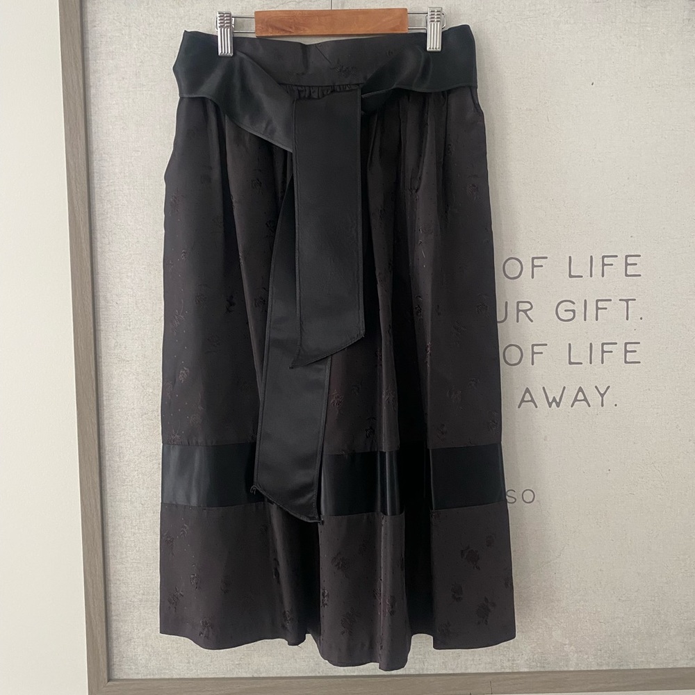 Vintage black satin skirt with belt, small